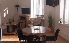Studio 30 m2 refait à neuf idéalement situé centre ville et plage